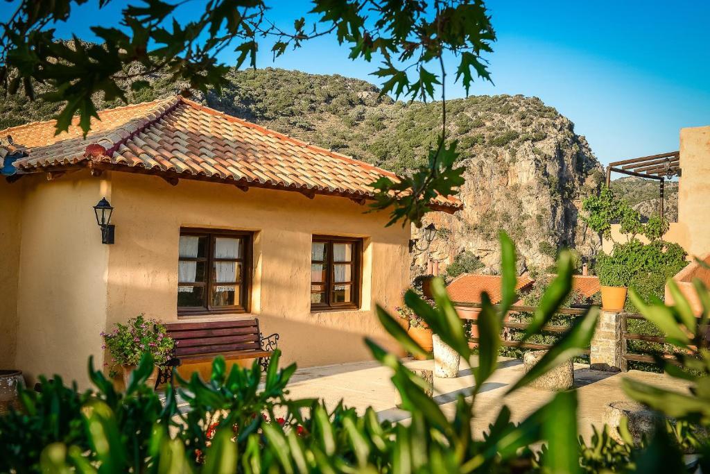 Enagron Ecotourism Village Axós Buitenkant foto